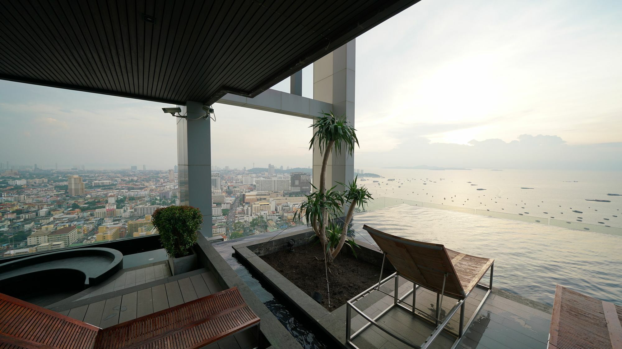 Centric Sea Pattaya By Uplus Екстериор снимка